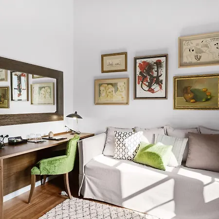 L'avenida Hotel 4*