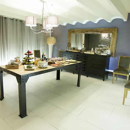 L'avenida Hotel